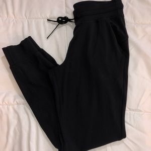 Lululemon joggers. Size 6. Black